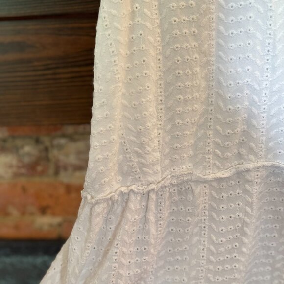 Sim & Sam White Embroidered Tank - Picture 4 of 6